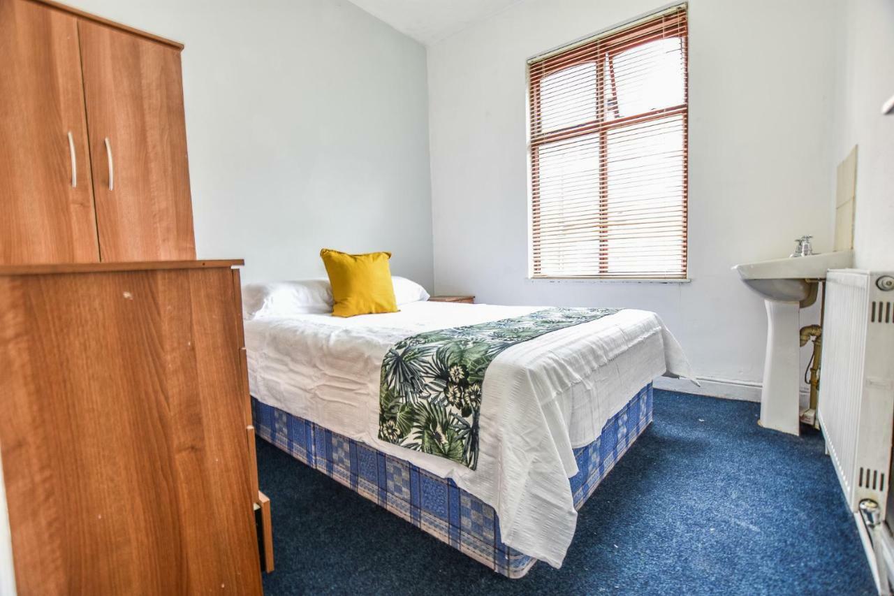 Regency Guesthouse Manchester North Dış mekan fotoğraf